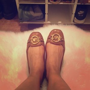 Micheal kors flats